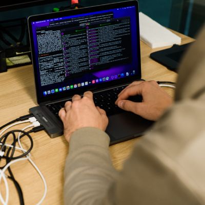 pracujemy-hybrydowo_400x400_new