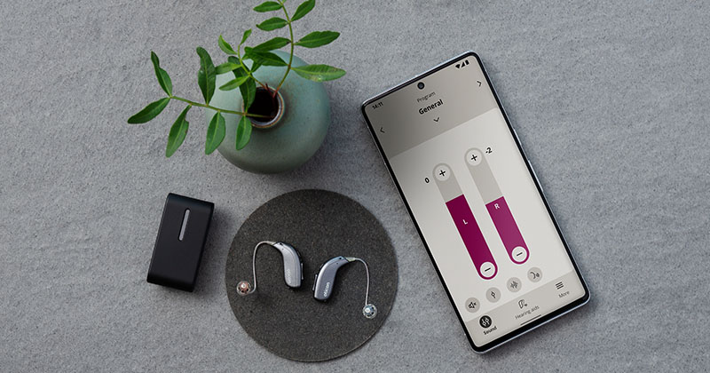 oticon_real_still_life_minirite_r_android_phone_jbs_24955-800x420